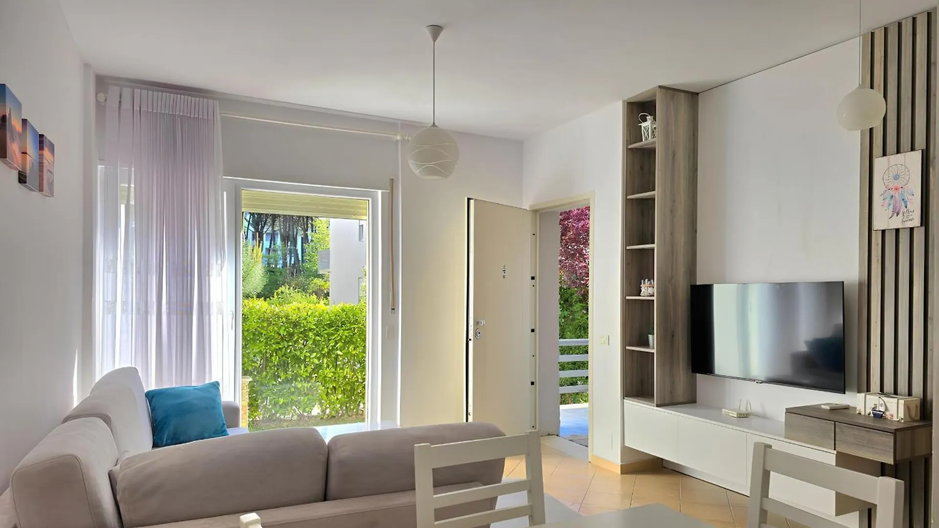 Sunny Beach Apartments - 126 Durrës
