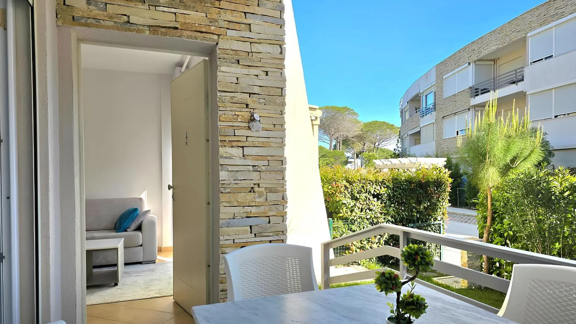 Sunny Beach Apartments - 126 Durrës