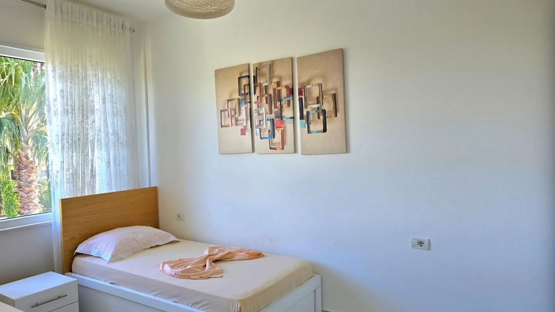 Sunny Beach Apartments - 126 Durrës
