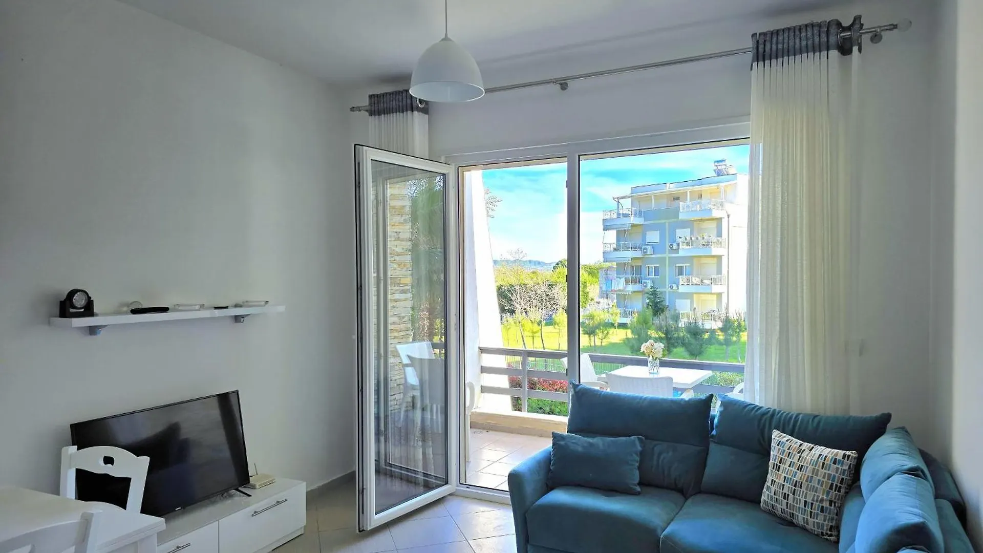 Sunny Beach Apartments - 126 Durrës
